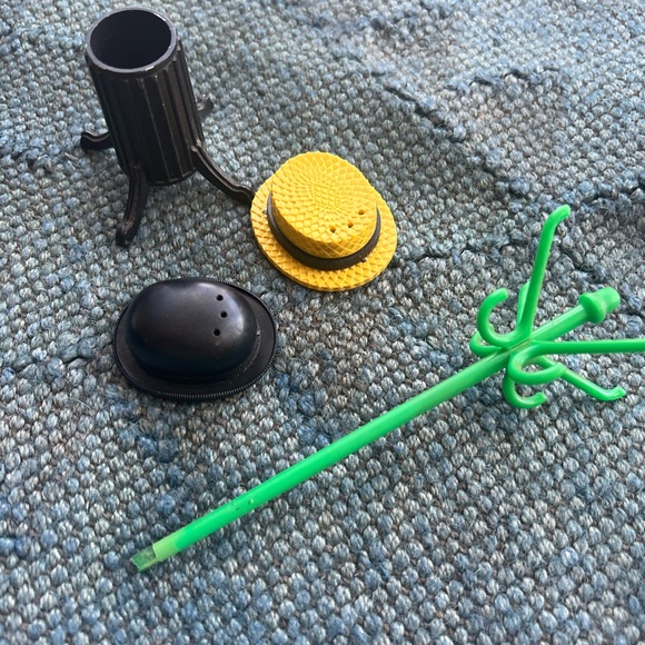 Vintage Salt and Pepper Shaker in original box - Picture 3 of 6